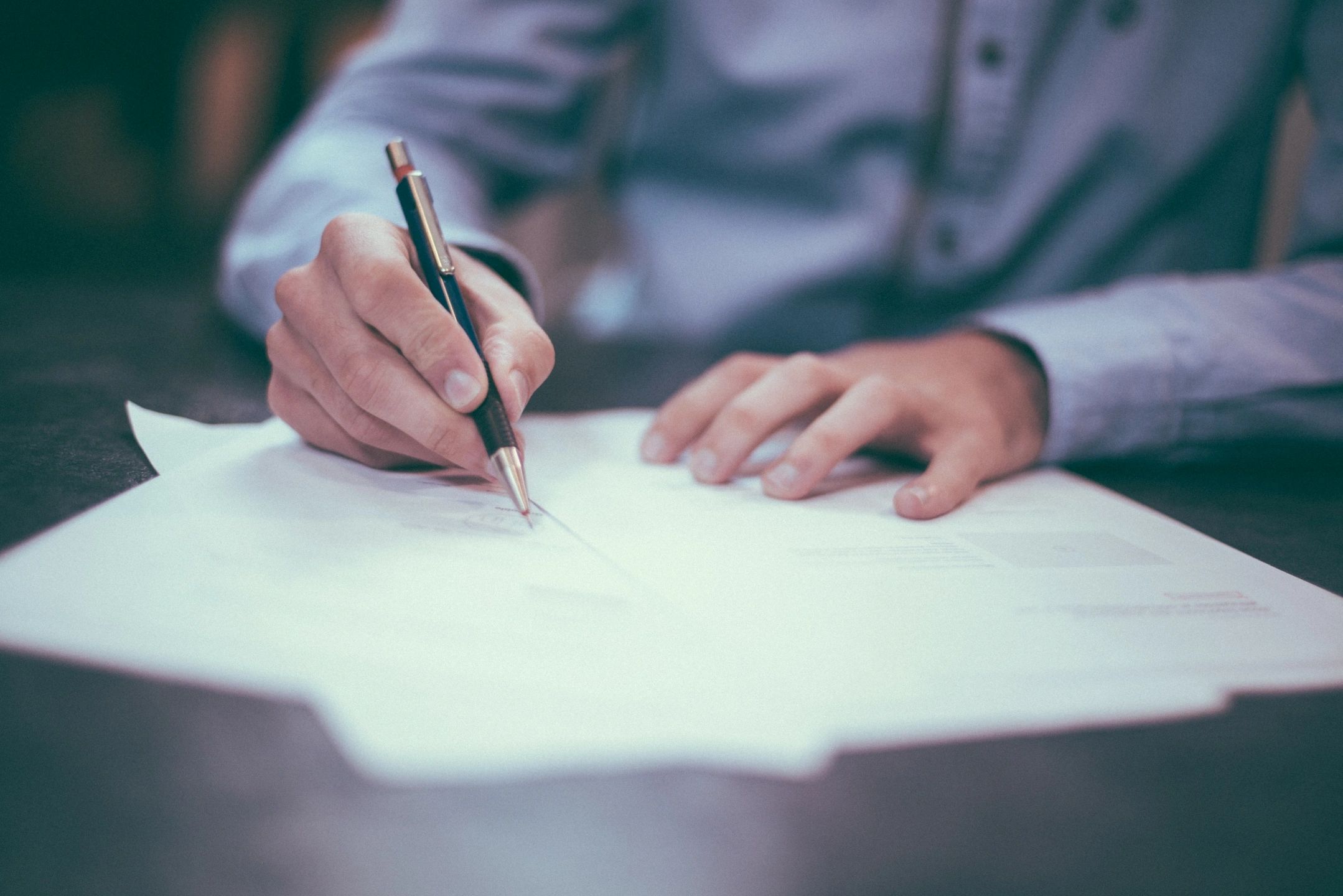 Firma de póliza de seguros